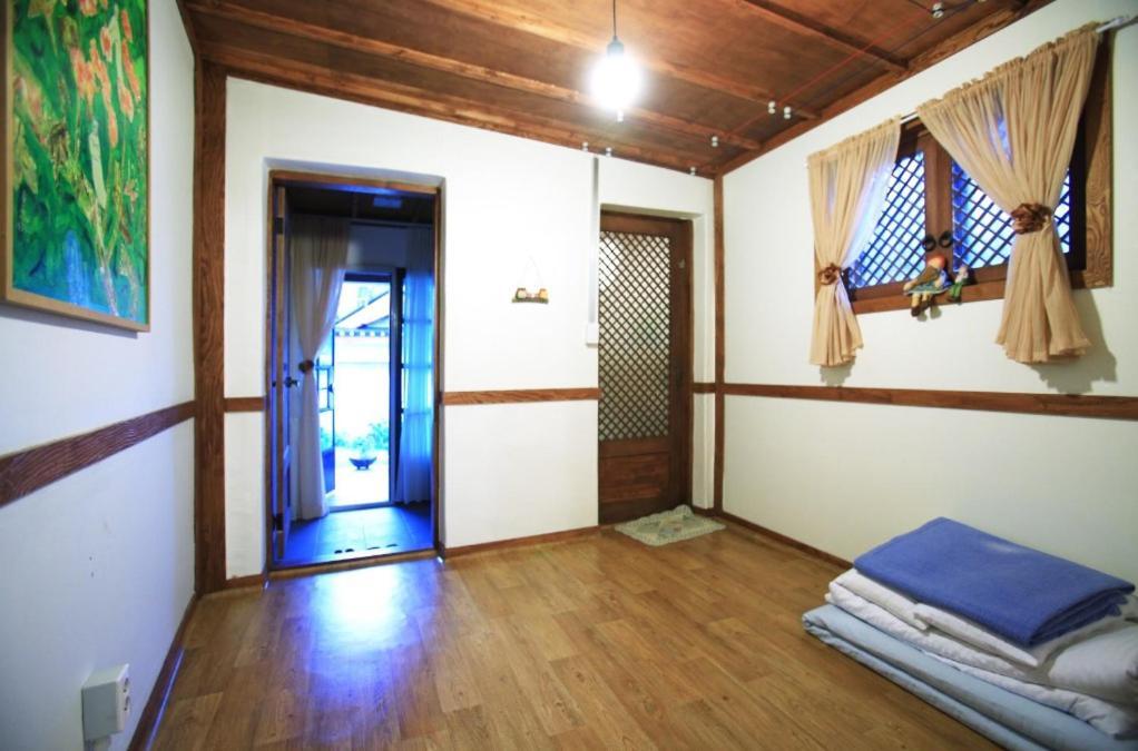 Mongyouhwawon Guesthouse Jeonju Dış mekan fotoğraf